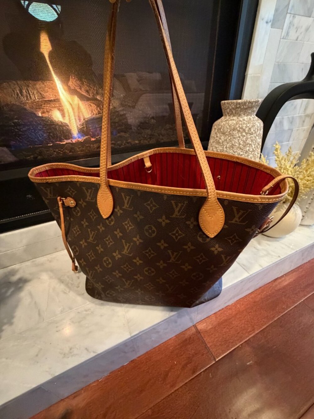 Louis Vuitton Neverfull MM Monogram w/ Cherry Interior | Includes Pochette - Picture 2 of 16
